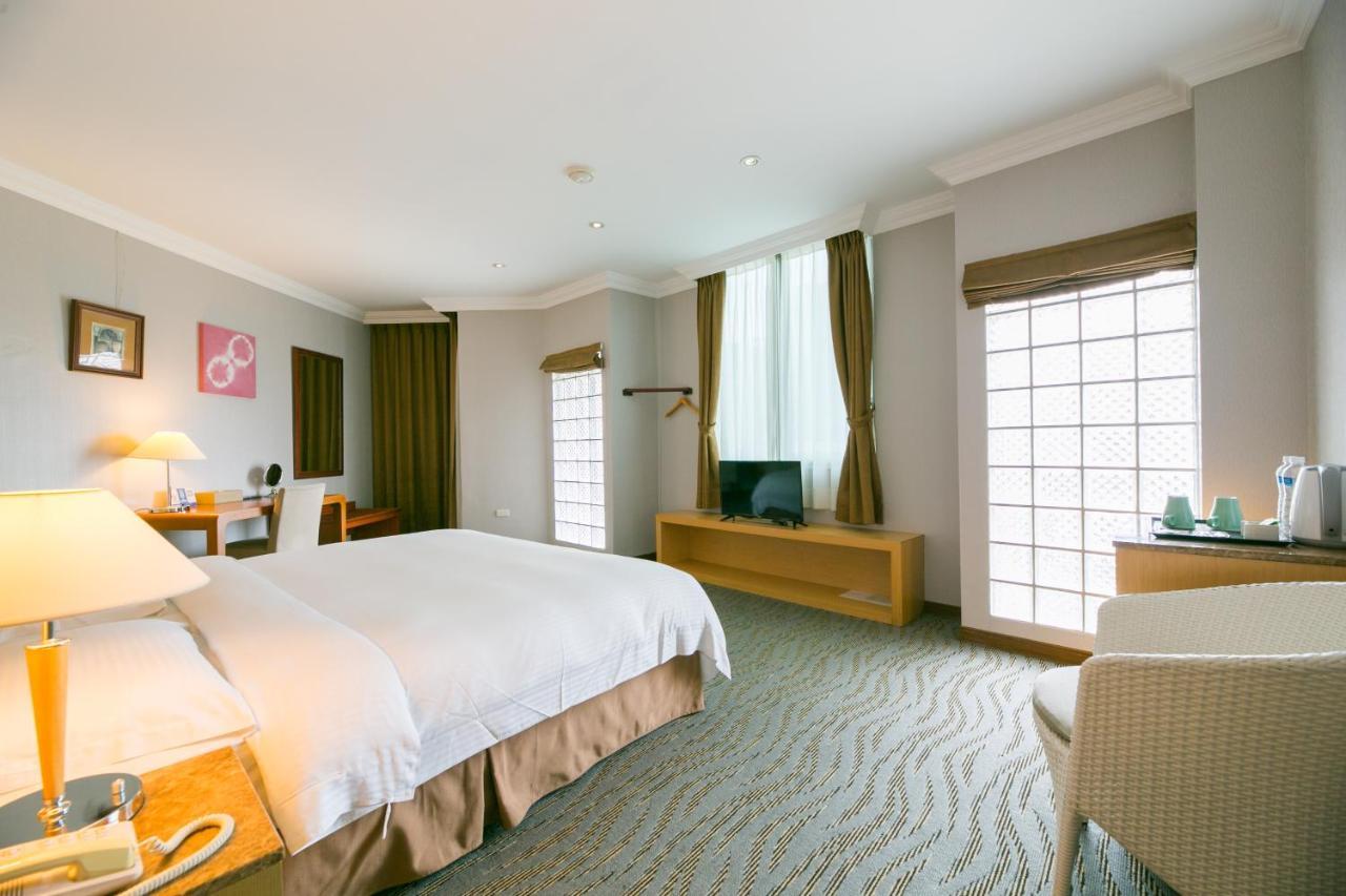 Отель Jiaoxi-The Riverside Экстерьер фото
